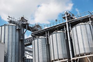 Stainless Steel vs. Carbon Steel for Electric Control Valves: A Cost & Performance Analysis